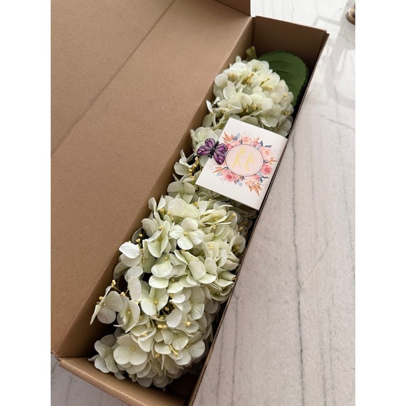 4pcs White Vintage Hydrangea Artificial Flowers - Picture 6 of 6